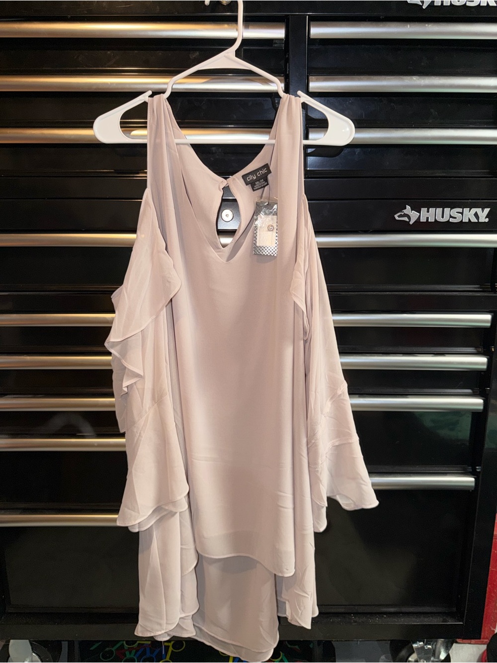 City Chic Cold-Shoulder Ruffle High-Low top in Light Taupe